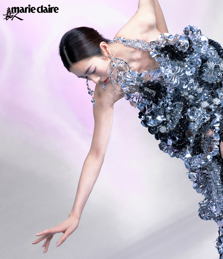 刘雯也爱赶时髦,最新杂志大片挑战吉巴罗造型,感觉很阴冷休闲区蓝鸢梦想 - Www.slyday.coM 刘雯也爱赶时髦,最新杂志大片挑战吉巴罗造型,感觉很阴冷休闲区蓝鸢梦想 - Www.slyday.coM