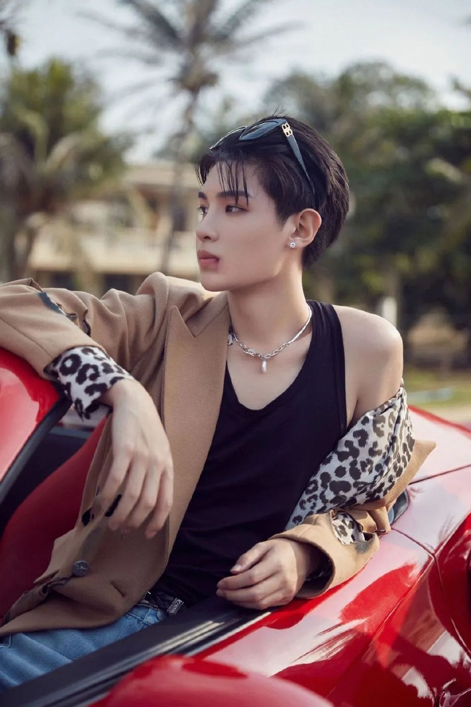 今夏最便宜的明星同款，大概是老头背心休闲区蓝鸢梦想 - Www.slyday.coM