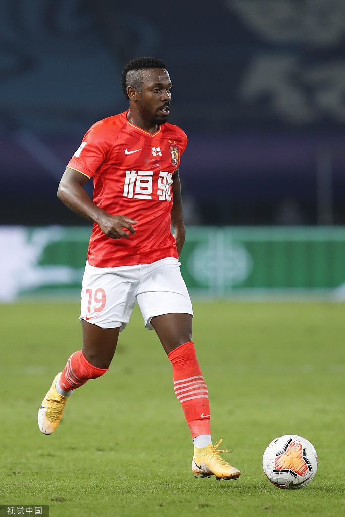 费南多至今还未代表国足出场.