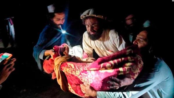 阿富汗强震已致1000人遇难，超1500人受伤