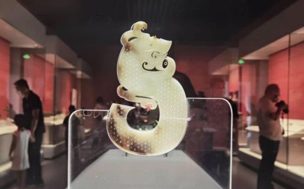 金缕玉衣玉龙大汉楚王呈现汉代丧葬用玉