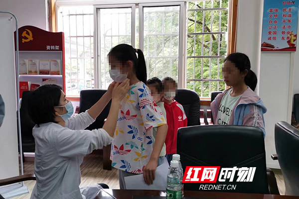 脊柱侧弯已成影响儿童青少年健康第三大隐患 医生：早期评估治疗很重要休闲区蓝鸢梦想 - Www.slyday.coM