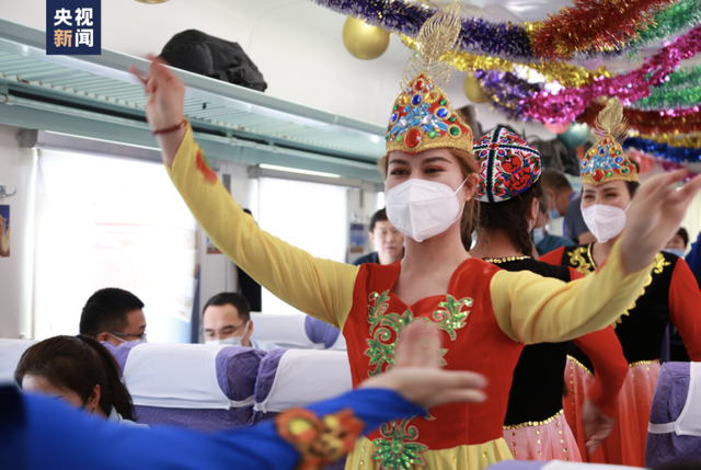 全球首条揭秘沙漠里开火车的第一视角