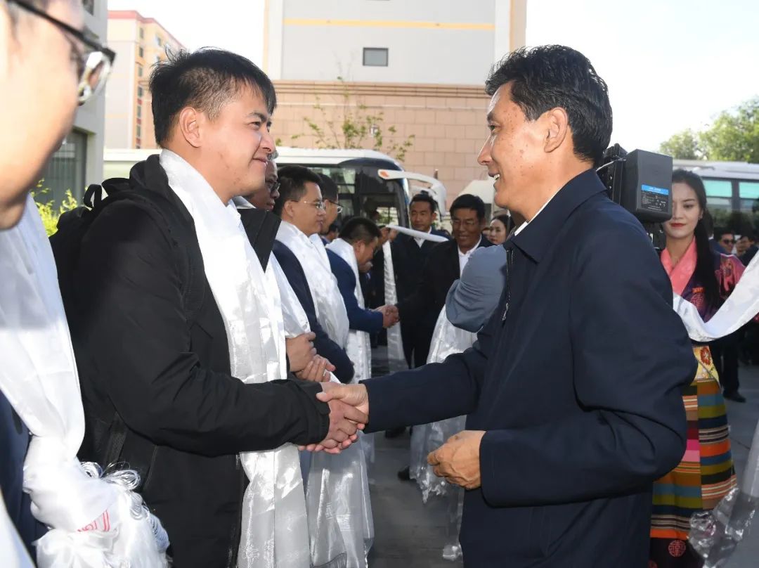 今天,仪式感满满……|拉萨市_新浪财经_新浪网