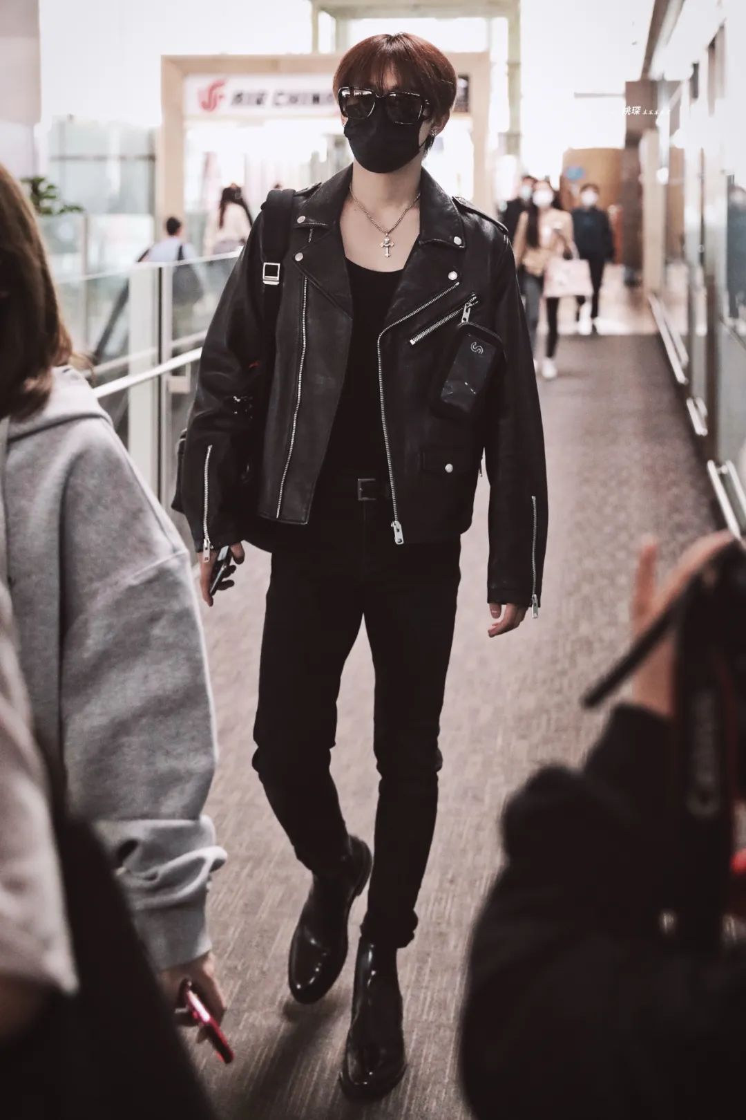 今夏最便宜的明星同款，大概是老头背心休闲区蓝鸢梦想 - Www.slyday.coM