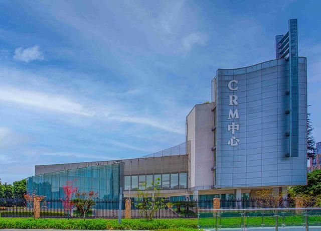 《crm中心》 吴兵 摄《爱心飞拍》 陈智伦 摄《成都锦城学院》 王声雷