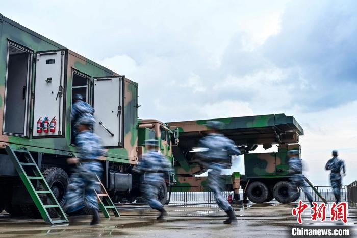南部战区空军雷达某旅开展实战化对抗演练休闲区蓝鸢梦想 - Www.slyday.coM
