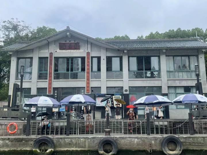 “亚运”版水上巴士今起上线，乘客中一大半特意来打卡：3元票价赏一路风景，值休闲区蓝鸢梦想 - Www.slyday.coM
