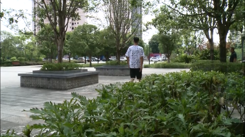 玩游戏也像开盲盒 ，沉迷其中，小伙损失十几万休闲区蓝鸢梦想 - Www.slyday.coM