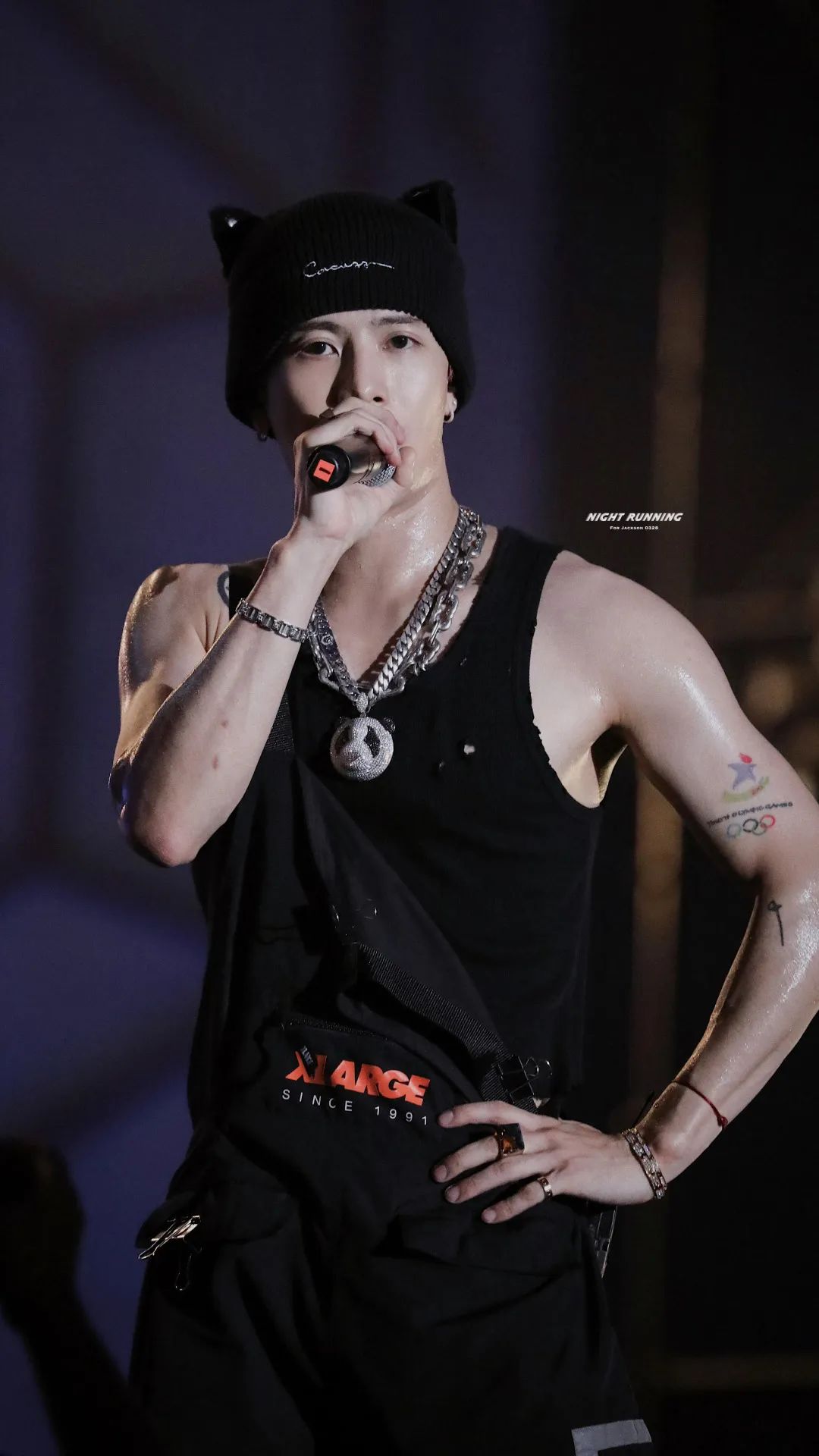 今夏最便宜的明星同款，大概是老头背心休闲区蓝鸢梦想 - Www.slyday.coM