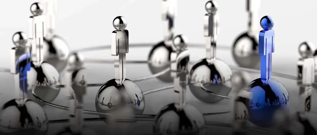 新财富集团实控人吕奕的行长朋友圈