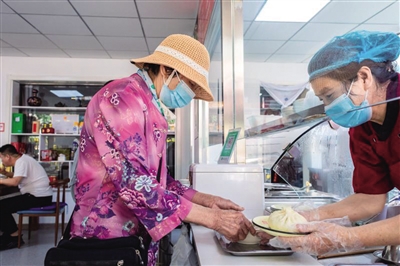 家门口享受幸福晚年 呼和浩特市不断完善居家社区养老服务