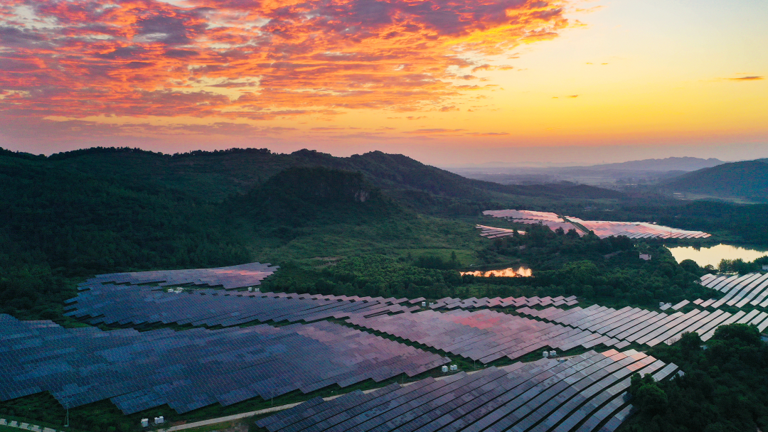 2021年7月14日,江西省宜春市上高县翰堂镇下山村,光伏电站基地.