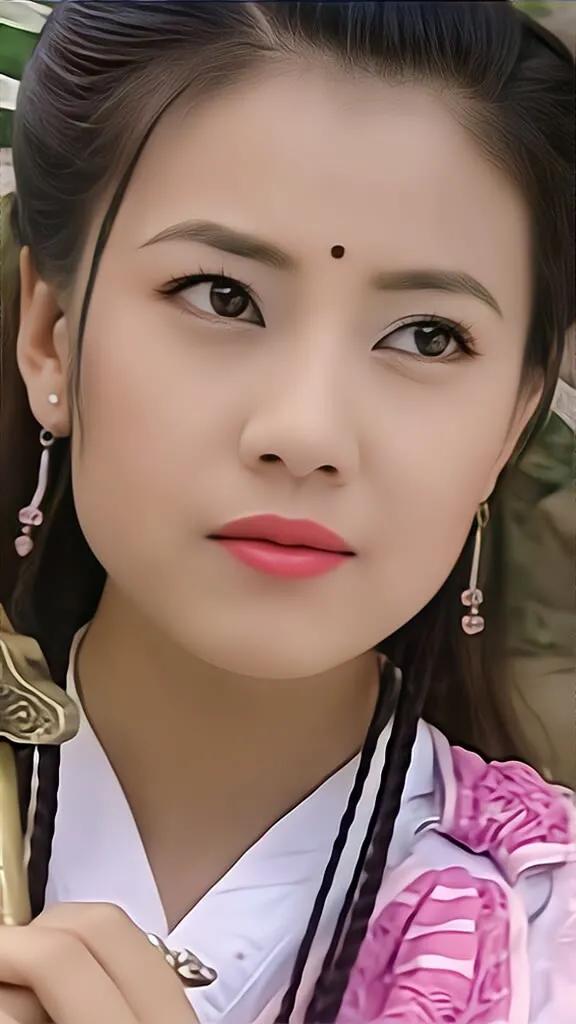 最美的周芷若,柔情似水,我见犹怜,气质与美貌并存!