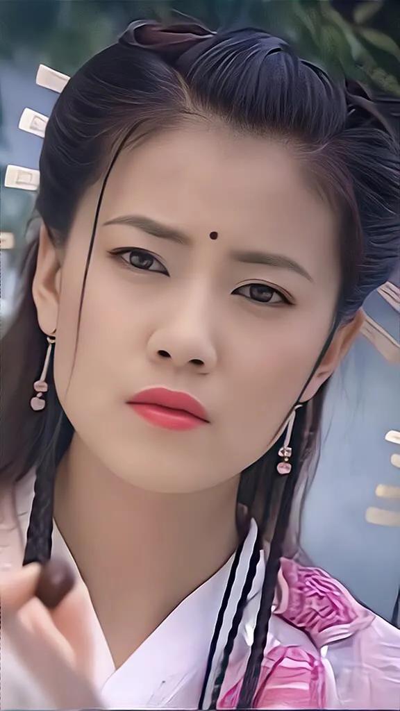 最美的周芷若,柔情似水,我见犹怜,气质与美貌并存!