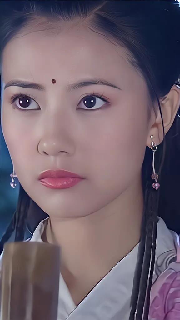 最美的周芷若,柔情似水,我见犹怜,气质与美貌并存!