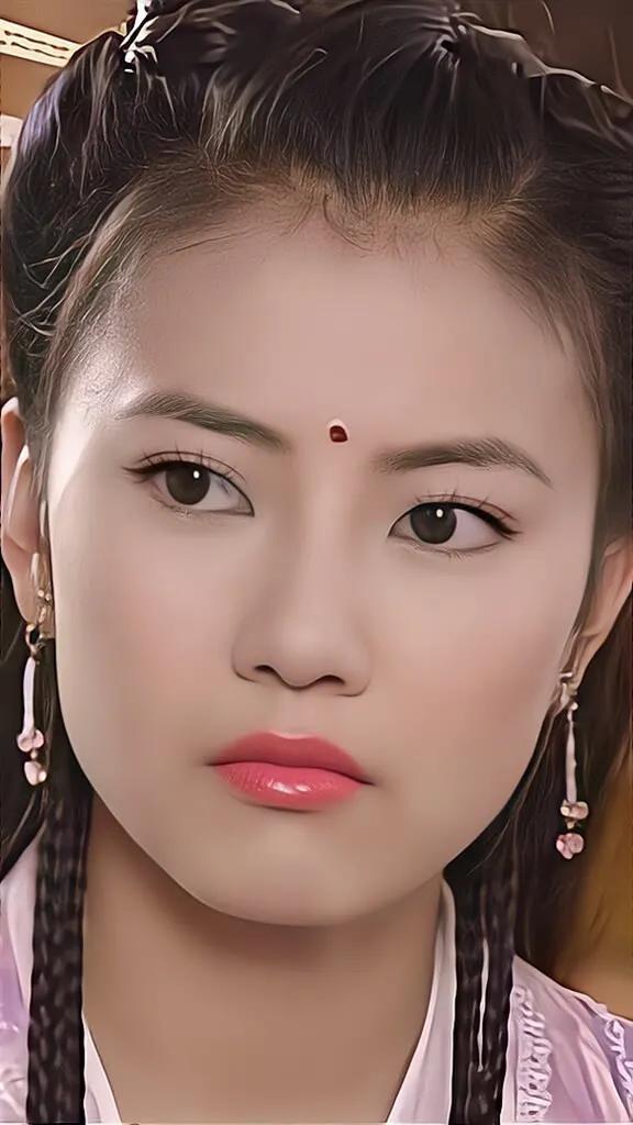 最美的周芷若,柔情似水,我见犹怜,气质与美貌并存!