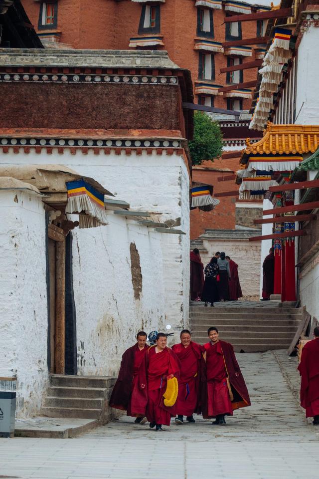 这里有着世界上最长的转经筒，一圈下来两小时休闲区蓝鸢梦想 - Www.slyday.coM