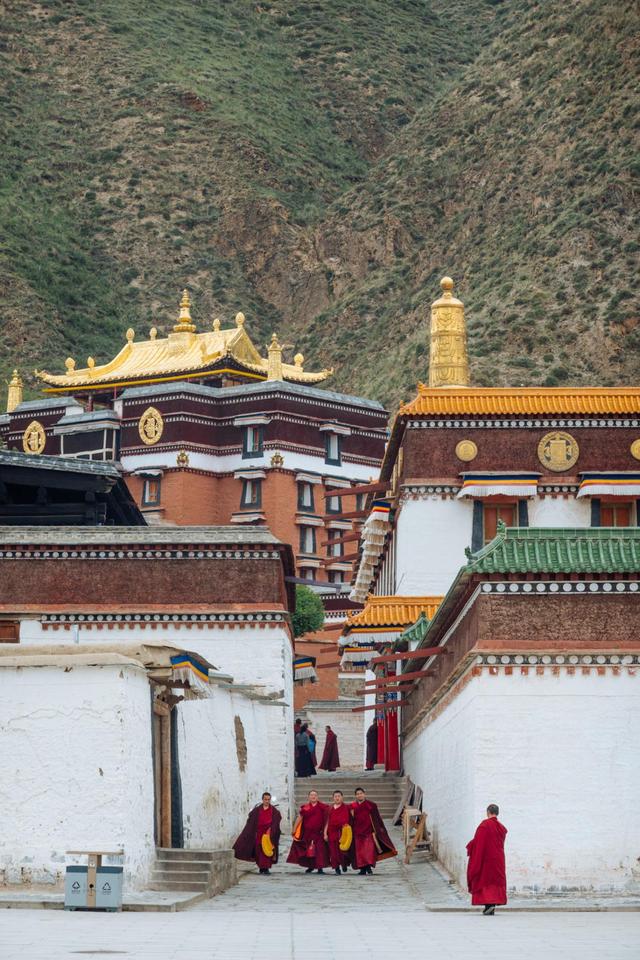 这里有着世界上最长的转经筒，一圈下来两小时休闲区蓝鸢梦想 - Www.slyday.coM