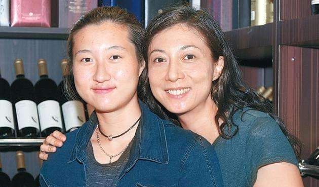 48岁吴绮莉成装修工人!26岁为成龙大哥生女,曾获亚洲小姐冠军休闲区蓝鸢梦想 - Www.slyday.coM 48岁吴绮莉成装修工人!26岁为成龙大哥生女,曾获亚洲小姐冠军休闲区蓝鸢梦想 - Www.slyday.coM