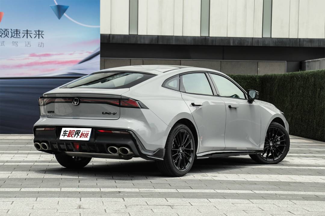 长安uni-v 2.0t来了,造型更别致/重庆车展上市-新浪汽车