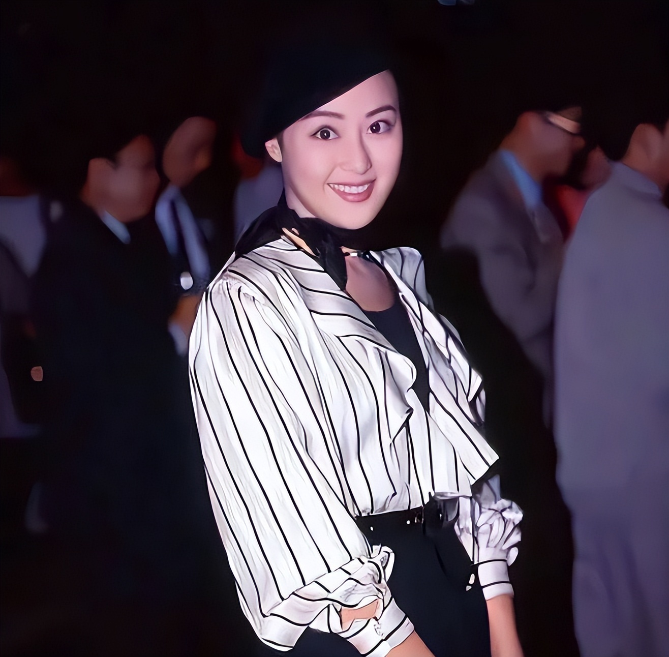 看了章小蕙年轻时的穿搭,才发现:她的衣品有多好,时髦不过时|章小蕙