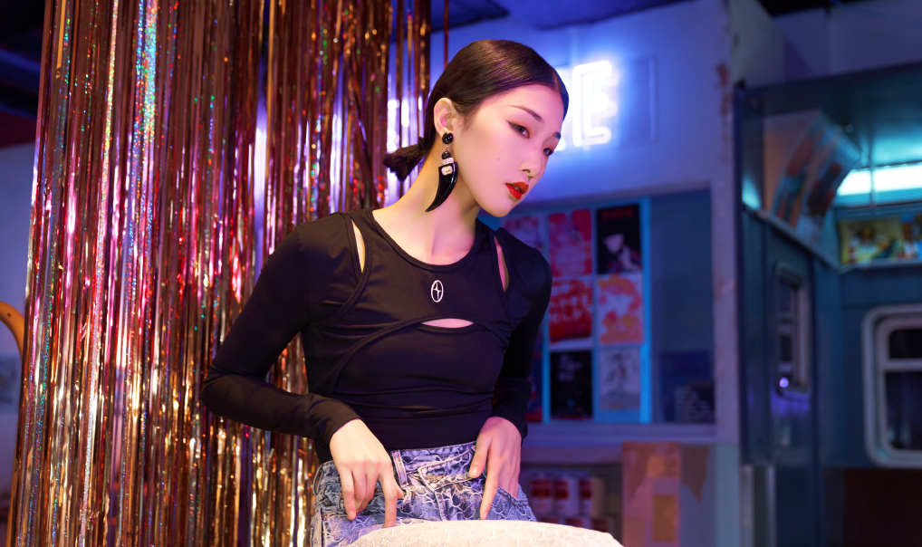 火箭少女101出道四周年！组合解散两年之后，成员们都在干什么？休闲区蓝鸢梦想 - Www.slyday.coM