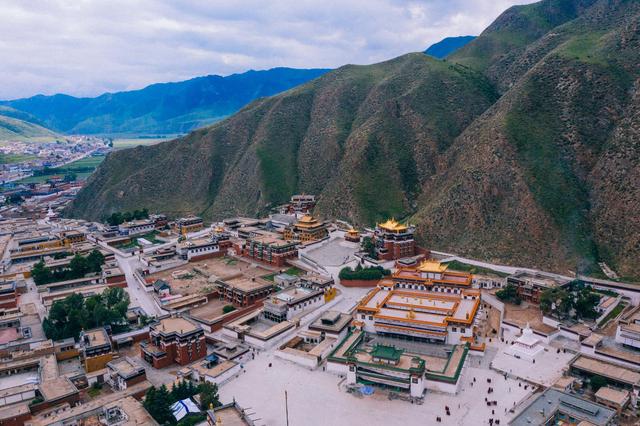 这里有着世界上最长的转经筒，一圈下来两小时休闲区蓝鸢梦想 - Www.slyday.coM