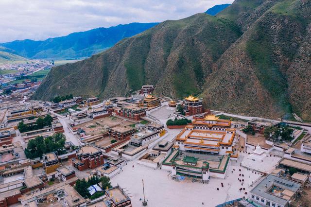 这里有着世界上最长的转经筒，一圈下来两小时休闲区蓝鸢梦想 - Www.slyday.coM