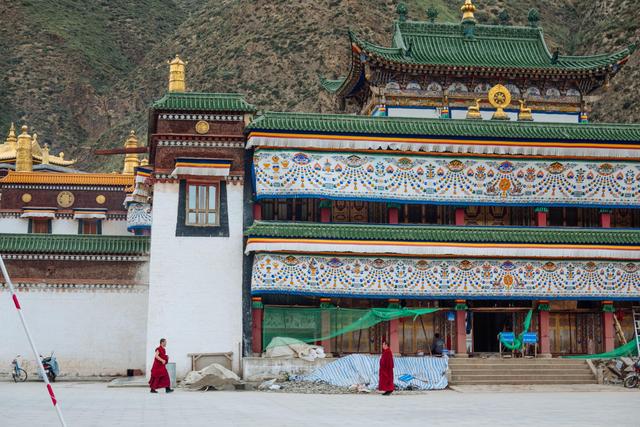 这里有着世界上最长的转经筒，一圈下来两小时休闲区蓝鸢梦想 - Www.slyday.coM