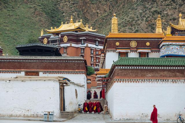 这里有着世界上最长的转经筒，一圈下来两小时休闲区蓝鸢梦想 - Www.slyday.coM