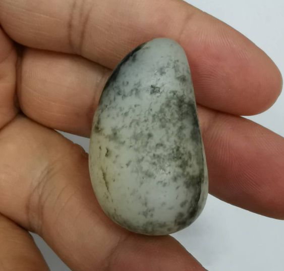 看看油库料的和田玉