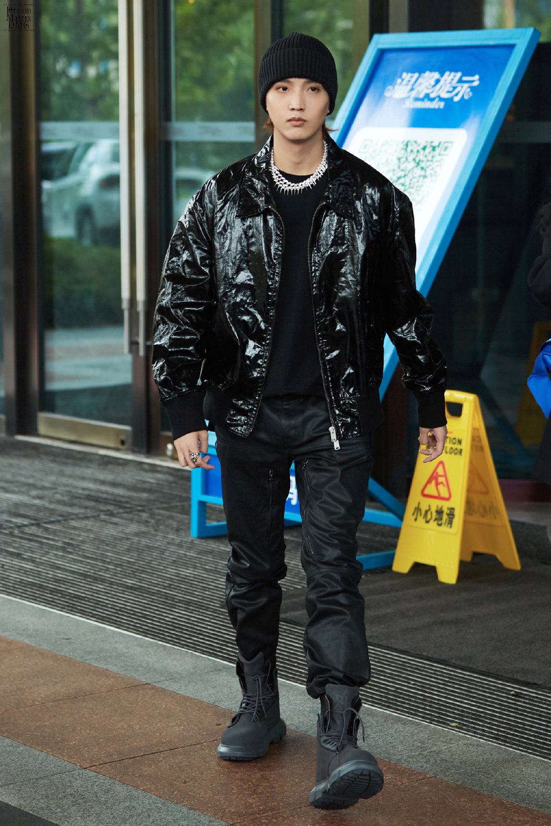 读者投稿威尔抵达中国说唱巅峰对决录制现场