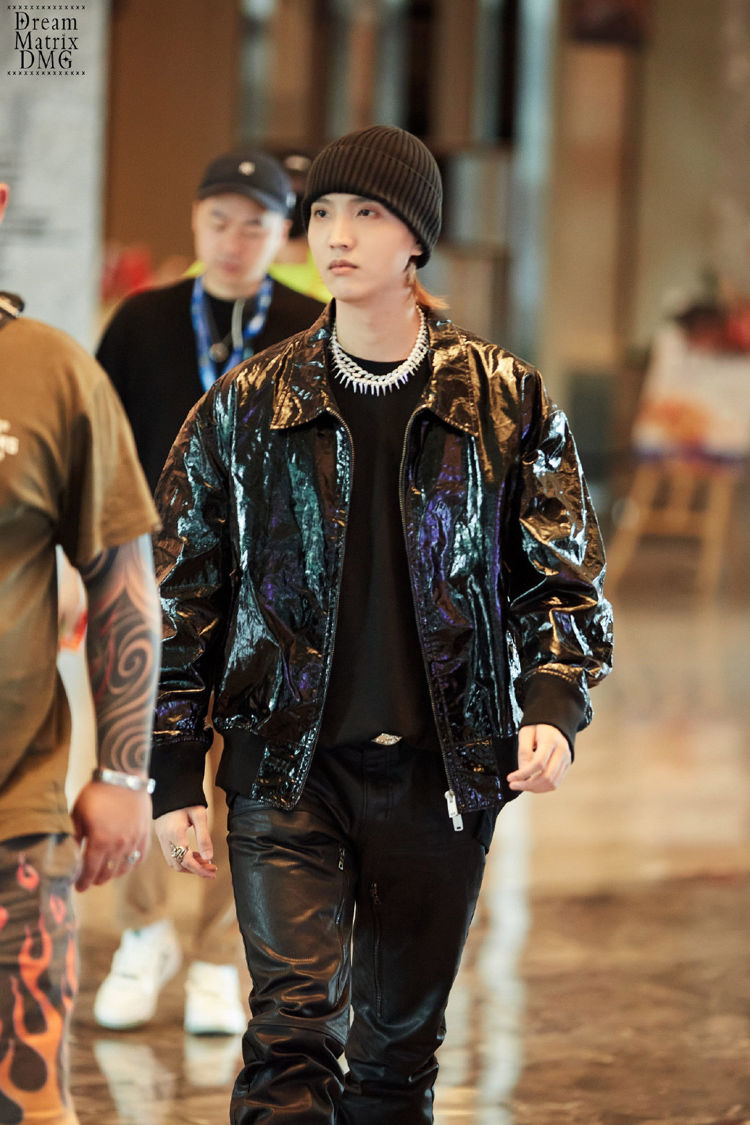 读者投稿威尔抵达中国说唱巅峰对决录制现场