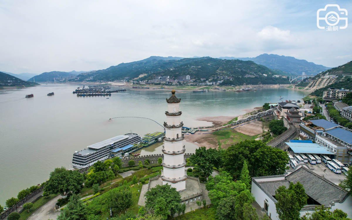 夔州古城的标志性建筑，因杜甫诗篇得名，朋友无人机因八阵图炸机|杜甫|斗门|八阵图_新浪新闻