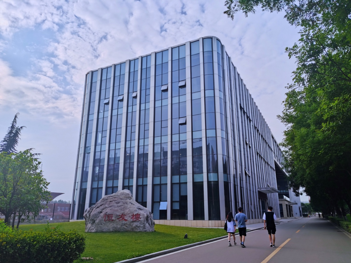 西安培华学院我低估你太久了