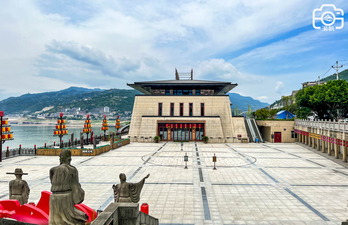 夔州古城的标志性建筑，因杜甫诗篇得名，朋友无人机因八阵图炸机|杜甫|斗门|八阵图_新浪新闻