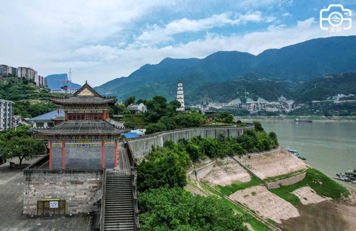 夔州古城的标志性建筑，因杜甫诗篇得名，朋友无人机因八阵图炸机|杜甫|斗门|八阵图_新浪新闻