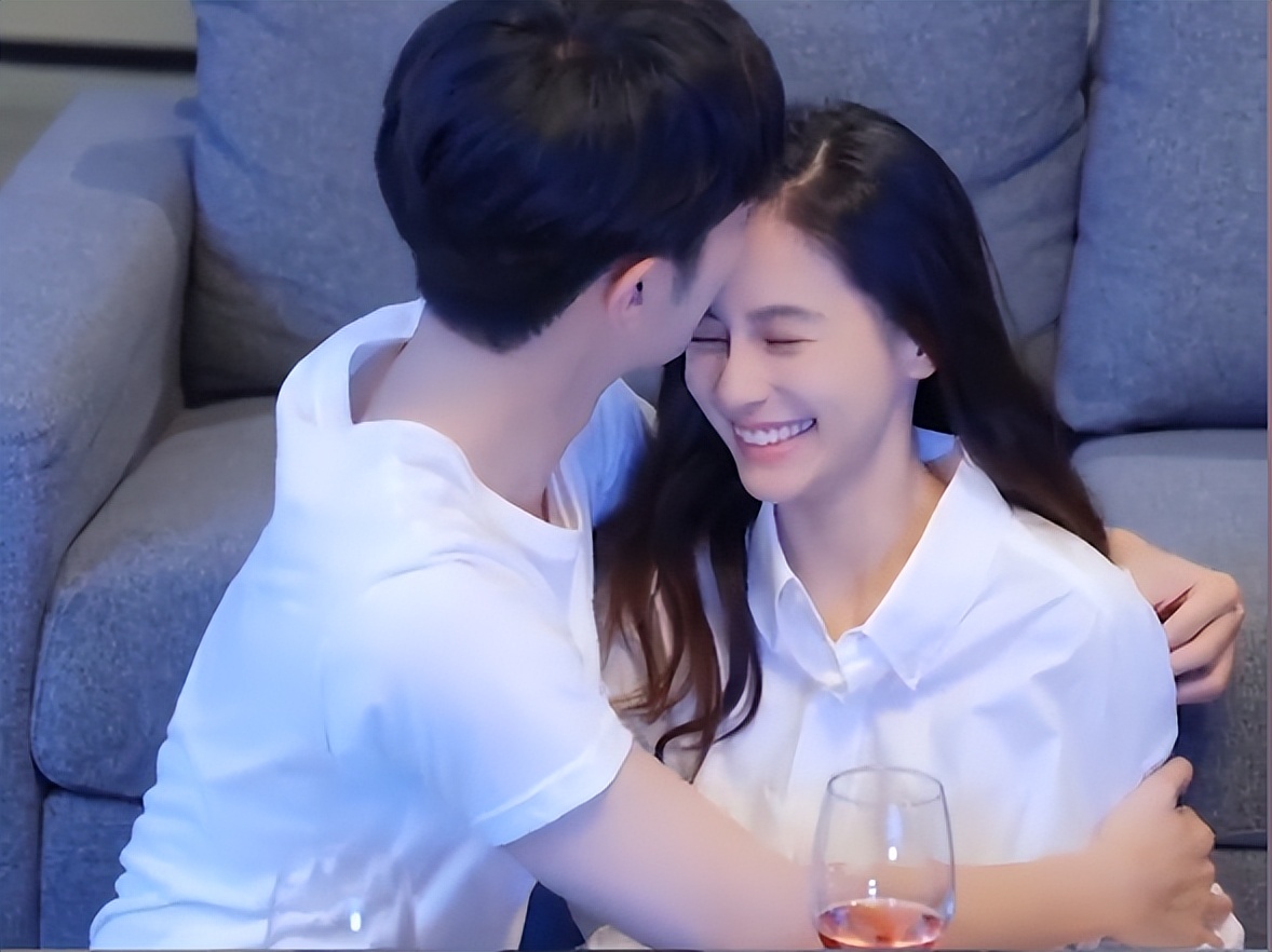 Baby新剧花絮，与小12岁赖冠霖三分钟吻8次，被指毫无CP感休闲区蓝鸢梦想 - Www.slyday.coM