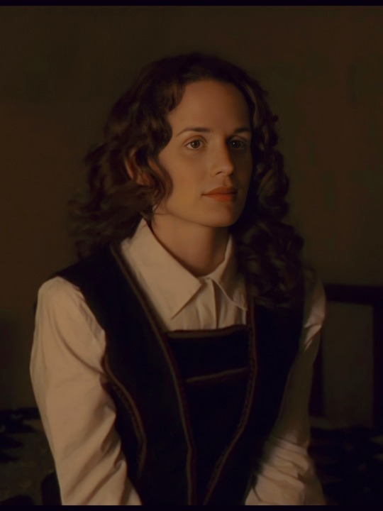 伊莉莎白里瑟于1975年6月16日出生于美国密歇根,从小就喜欢演戏的她在