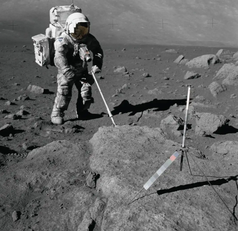 中国又是首次发现！嫦娥五号发现神秘物质赛石英休闲区蓝鸢梦想 - Www.slyday.coM