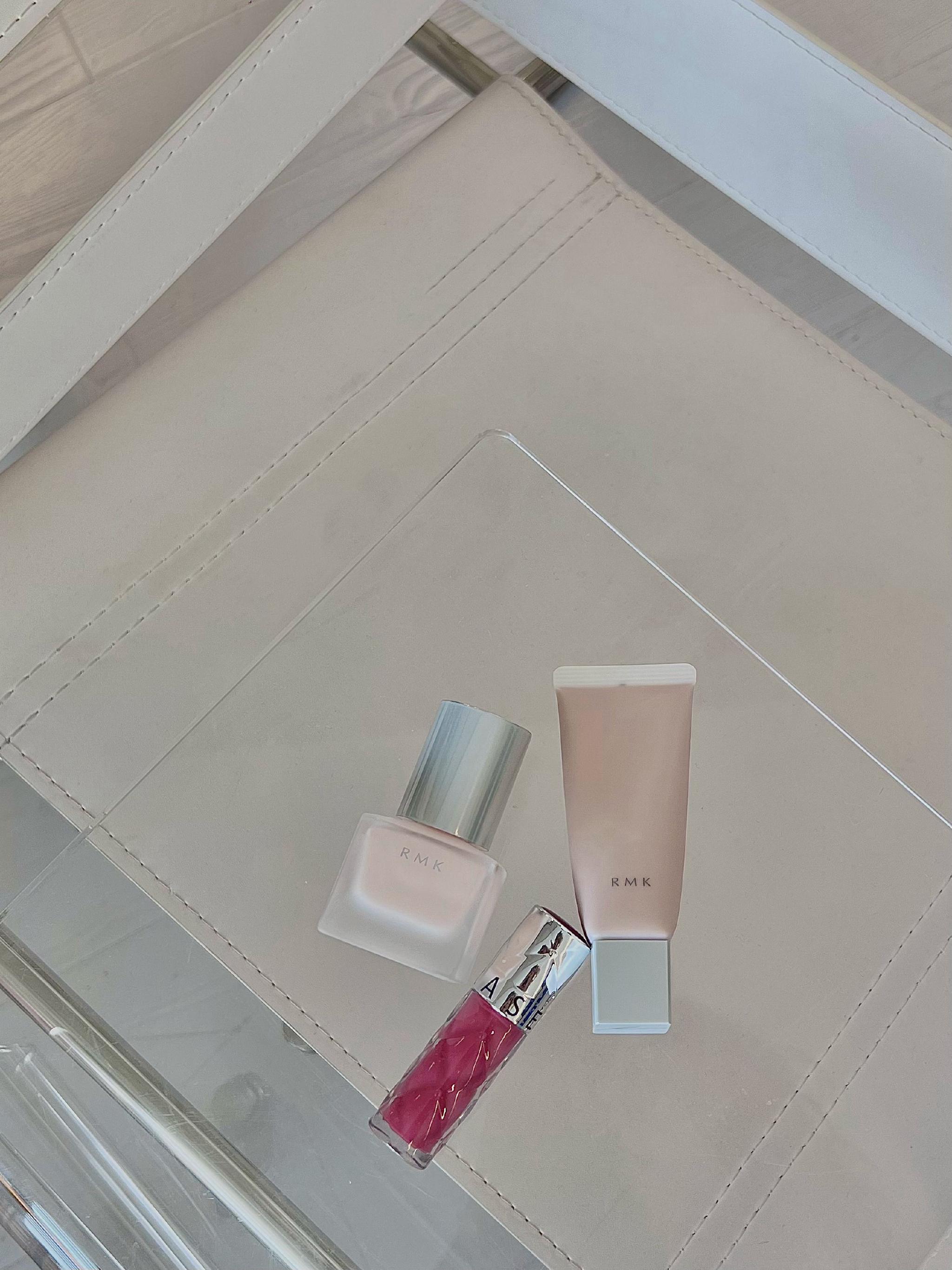 是浅色连衣裙 是披肩长发 是小时候最想成为的漂亮姐姐的样子🌀……休闲区蓝鸢梦想 - Www.slyday.coM