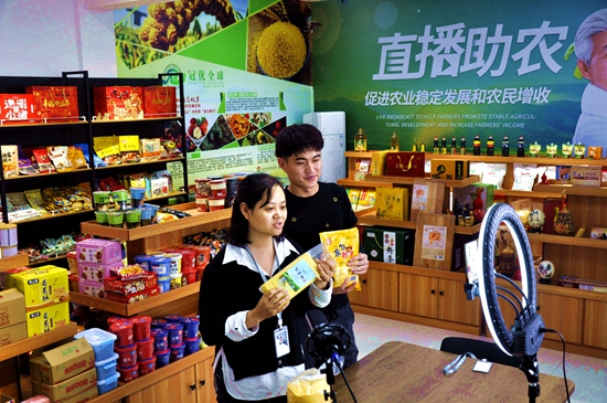 高温与大暴雨来袭，江苏气候预警指导大众防备非常气象