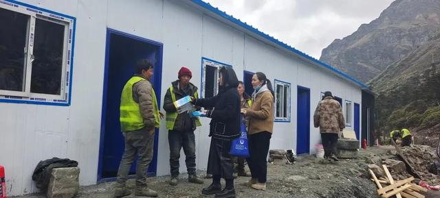 合肥这位90后姑娘，了不起休闲区蓝鸢梦想 - Www.slyday.coM