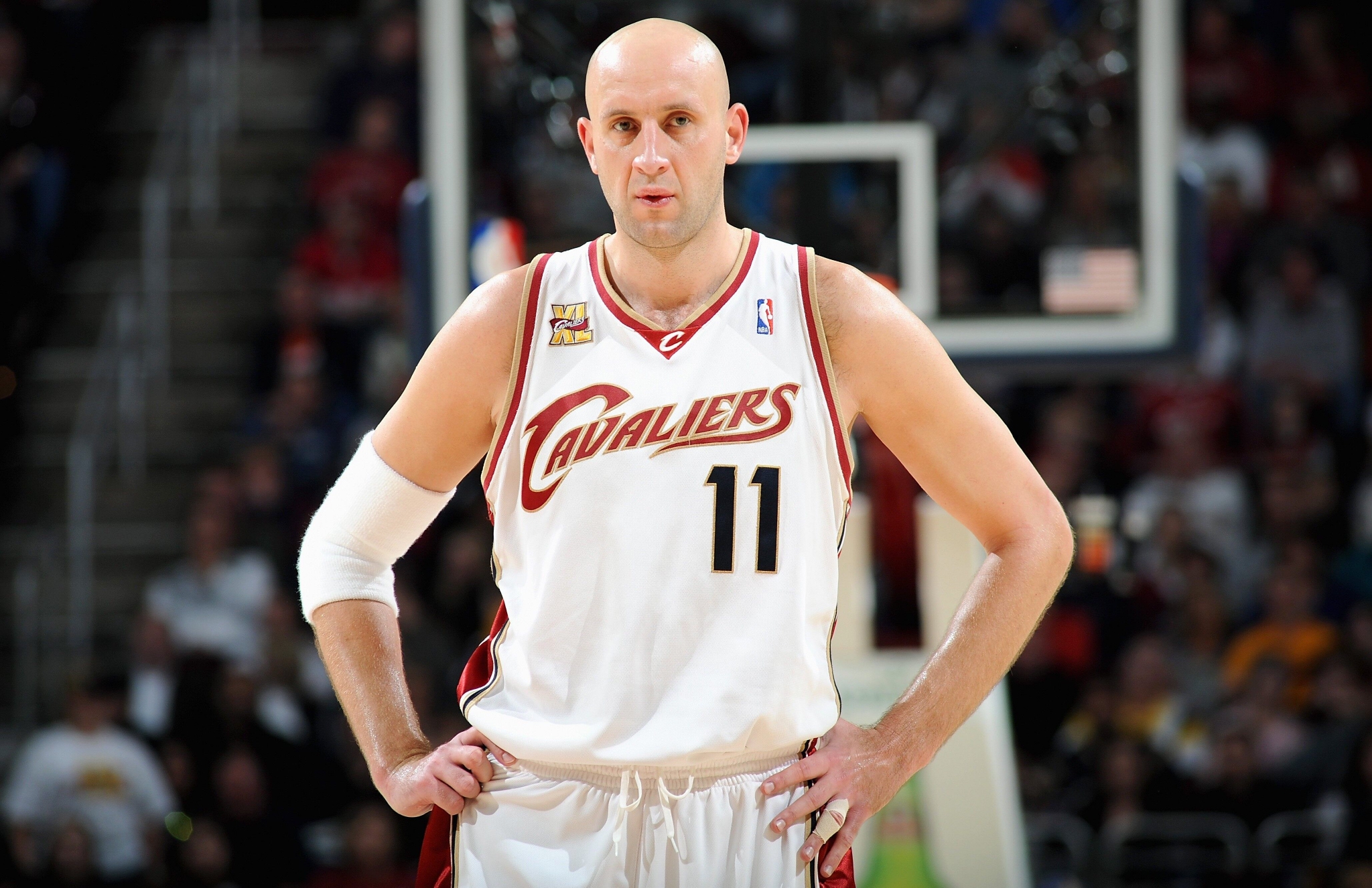 第六名:扎诸纳斯-伊尔戈斯卡斯身高:221cm选秀顺位:1996年首轮20顺位