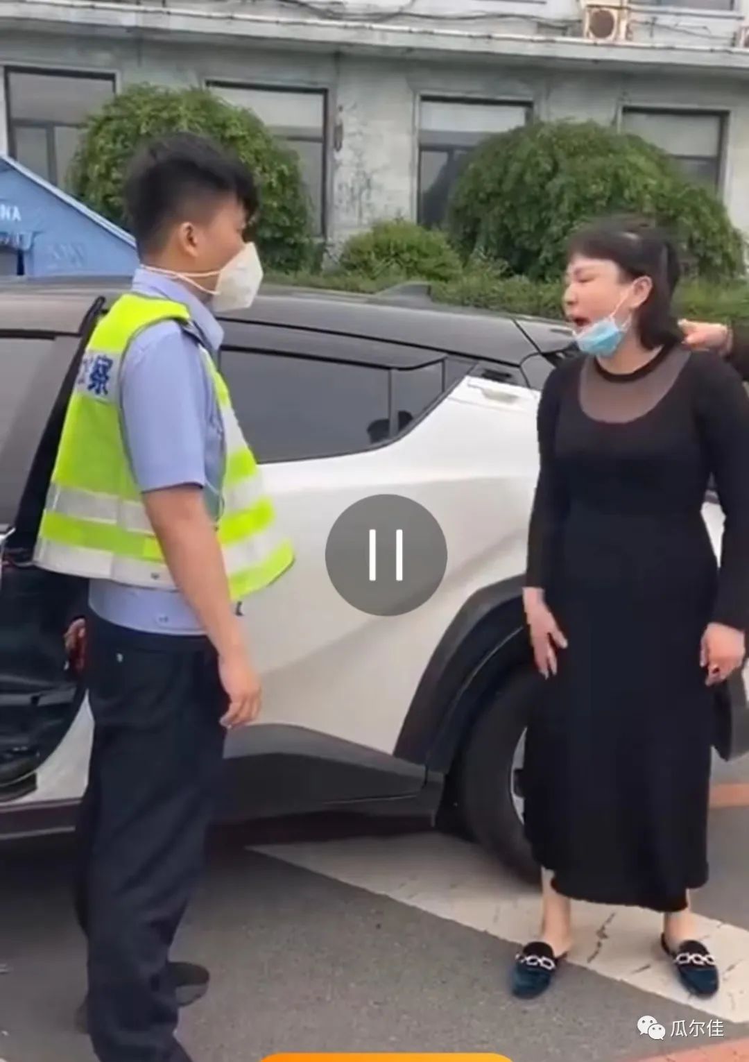 丹东父女黄码看病被拦后袭警，因疫情被拘暂没执行，目前在申诉！休闲区蓝鸢梦想 - Www.slyday.coM