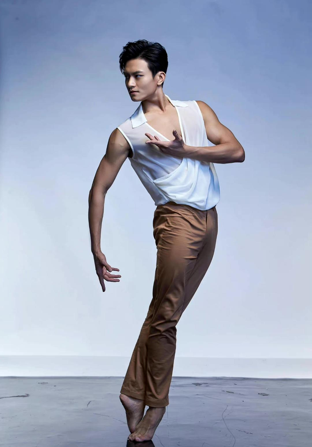 史上首位中国首席90后芭蕾舞者陈镇威如何征服纽约