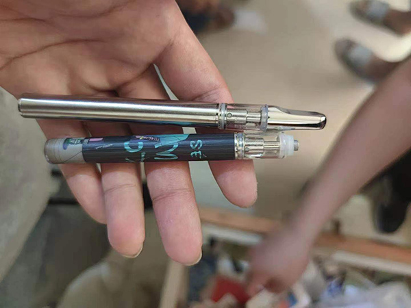 “上头”电子烟实为新型毒品，上海警方去年侦破涉毒案件七百余起|毒品|电子烟|上海市_新浪新闻