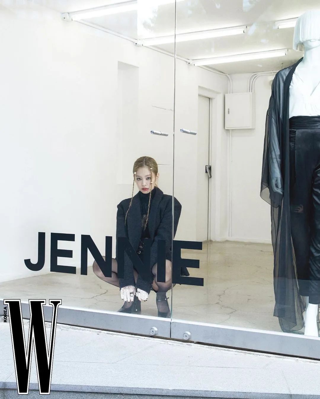 jennie 性感黑丝登上杂志封面,或将出演 the weeknd 新剧?__财经头条