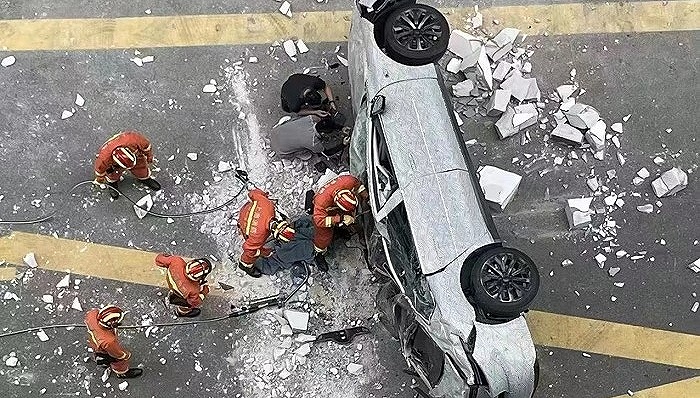 蔚来客服回应测试车坠楼事故确有此事，目前尚不确定是否为辅助驾驶故障